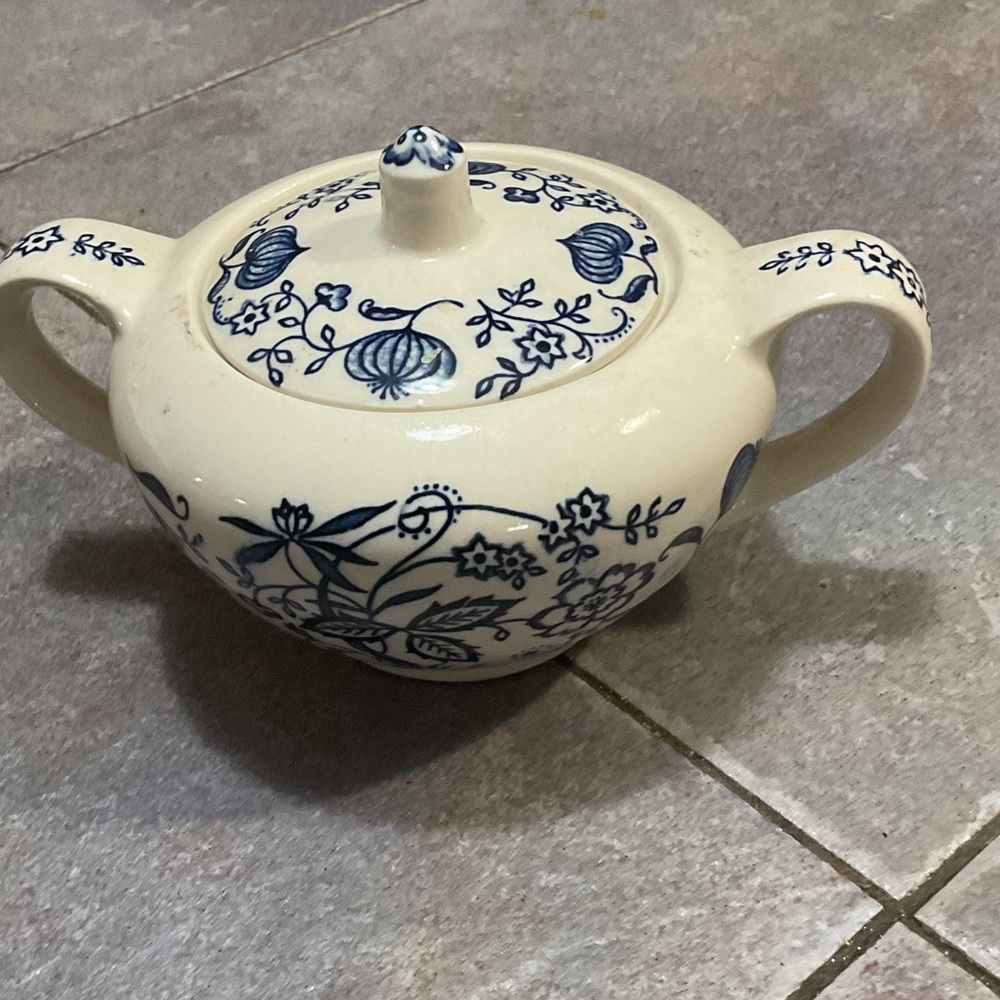 Blue and White Floral pot